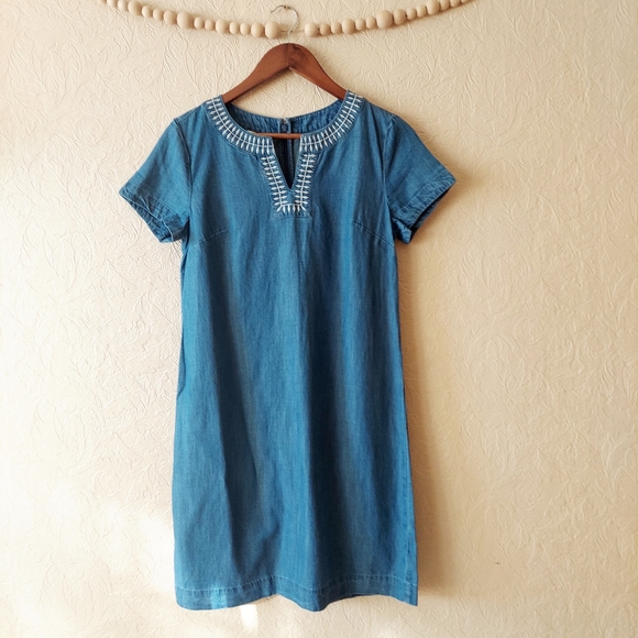 Talbots Dresses & Skirts - Talbots blue chambray short sleeve shift dress embroidered neckline Sz 6 Petite